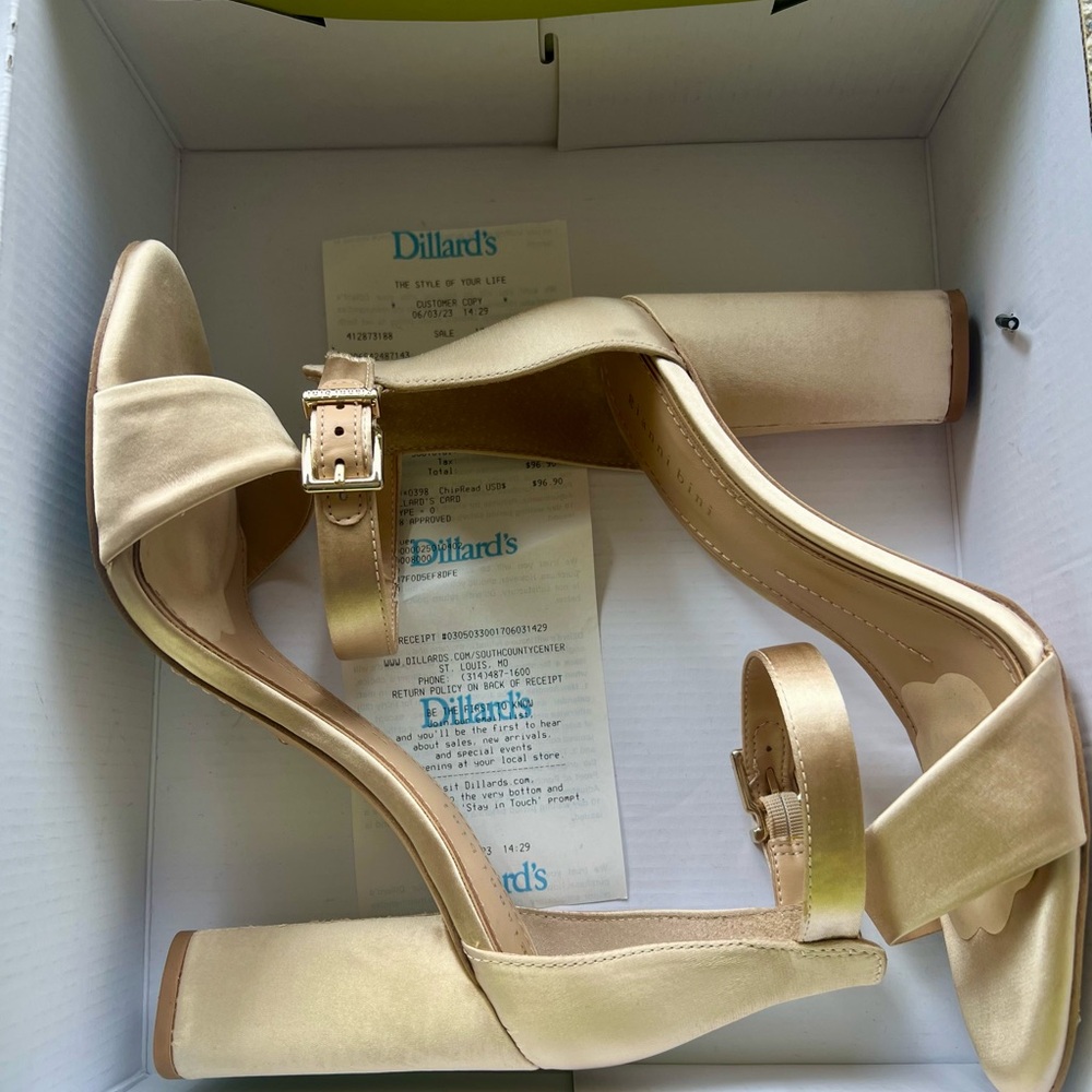 Gianni Bini Nude Chunky Heel Sandals - Picture 2 of 9